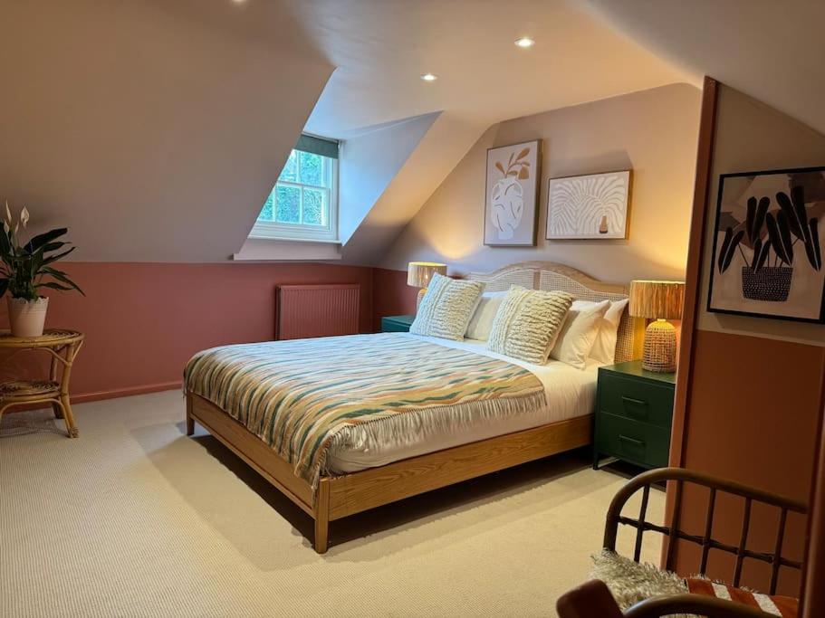 Spring Crescent Cottage In ライ エクステリア 写真